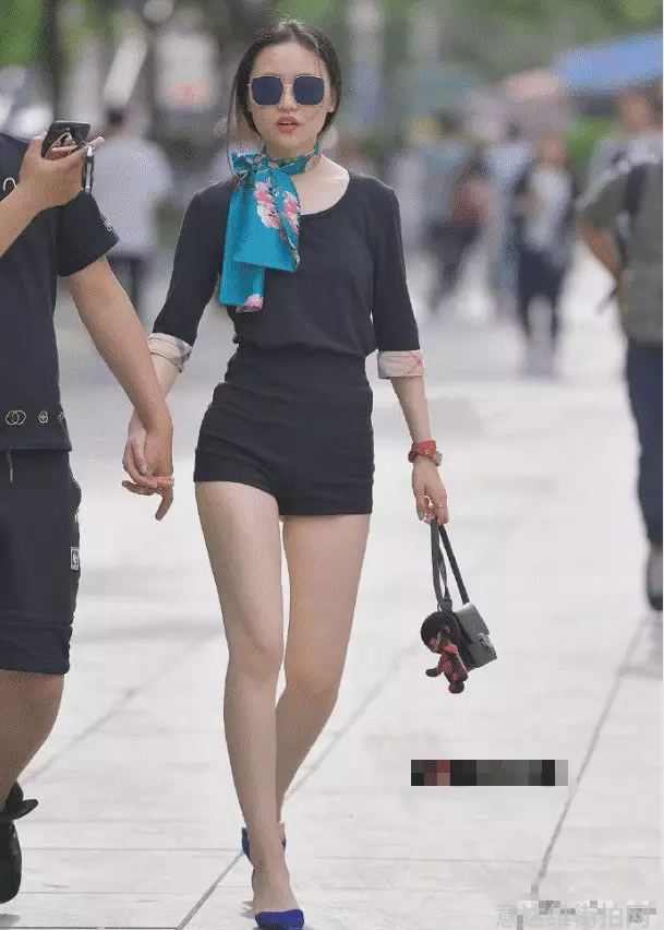 明星街头穿搭_明星时尚街拍_明星穿搭街拍