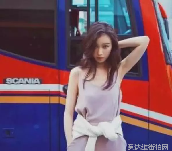 明星穿搭街拍_街拍明星夏季穿搭图片_明星时尚街拍