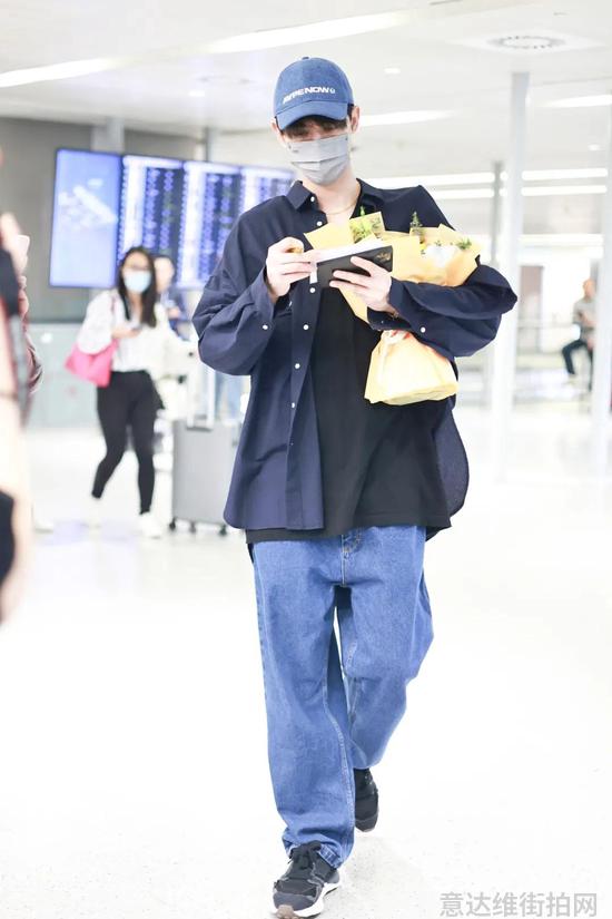 4月19日，唐晓天现身上海