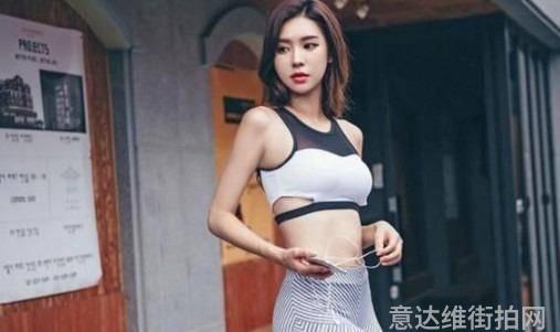 街拍搭配时尚女装_时尚搭配街拍_街拍搭配时尚的衣服