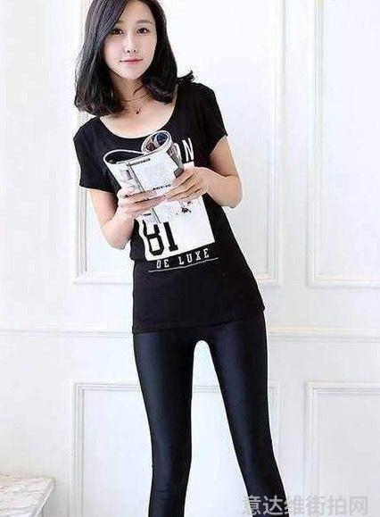 时尚搭配街拍_街拍搭配时尚的衣服_街拍搭配时尚女装