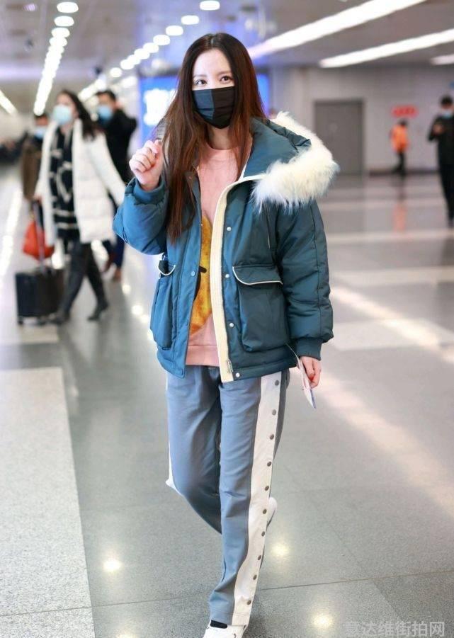 明星街拍连衣裙_女明星街拍穿搭_明星穿搭街拍