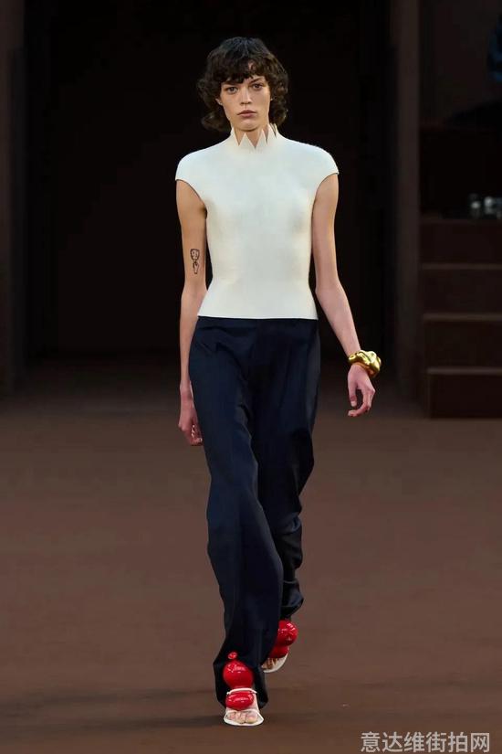 Loewe Fall 2022Ready-to-Wear