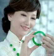 想要摆脱土气翡翠搭配的尴尬不妨学