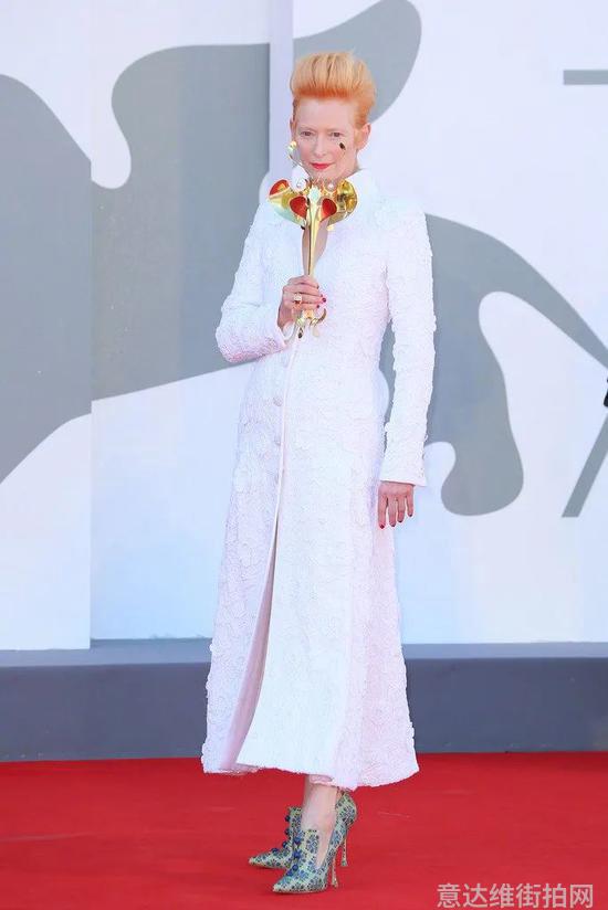 明星时尚街拍_明星穿搭街拍_街拍明星夏季穿搭图片