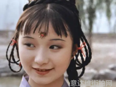 最新欧美街拍明星们早早就穿上秋装