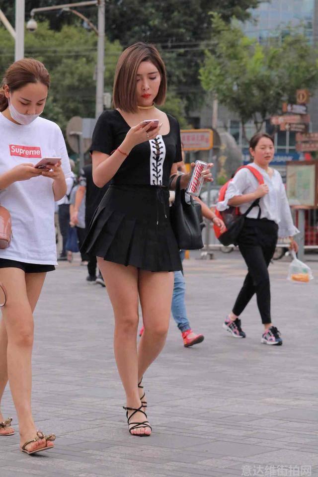 街拍搭配时尚的衣服_时尚搭配街拍_街拍搭配时尚图片