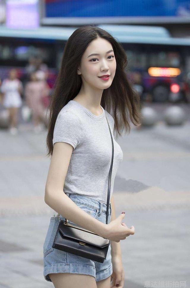 街拍搭配时尚的衣服_时尚搭配街拍_街拍搭配时尚图片