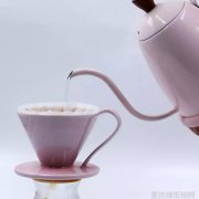 如何找到明星们穿着的同款服装品牌