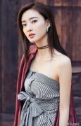 王丽坤这双鞋子真个性只因中间一个设计瞬间比