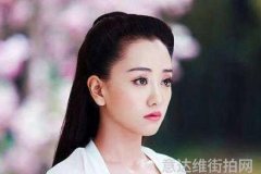 2022年时尚穿搭趋势探索风格色彩与图案的学术视