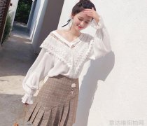 衬衫搭配短裙打造初秋气质穿搭