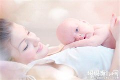 时尚街拍热门单品如何成为街头焦点