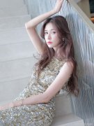 林志玲和古力娜扎同穿璀璨闪片裙美