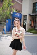 秋季加点时尚复古 针织衫外套增添女人味