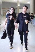 拳王娇妻三胎卸货 冉莹颖修身装曲线惊艳同框