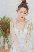 张凯丽女儿让人印象深刻穿上娃娃衫明媚俏丽颜