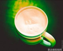 光影交错的城市记忆回顾城市街拍的经典瞬间