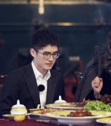 时尚博主的旅行穿搭跟着他们玩转世界各地的时