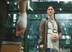 时尚街头热门单品闪耀时刻