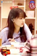 探讨明星护肤潮流同款水乳产品背后的科学原理
