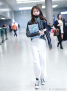 乔欣终于高调秀美中毒唇配女爵装冷艳魅力梳油