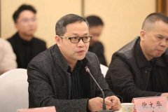 热门单品街拍-街头潮人必备时尚单品