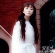 杨幂旧照曝光 穿起白纱裙的姑姑仙气十足