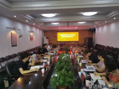 街头摄影如何捕捉热门单品在街头的