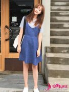 韩国夏日街头妹子们的裙装LOOK