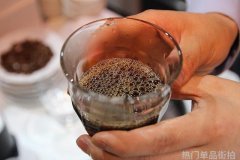 男士时尚搭配杂志推荐的潮流穿搭指南