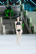 城市街拍走在街头记录时光的美好瞬间