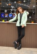 冬季显瘦穿衣搭配 棉服小脚裤打造绝美好身材